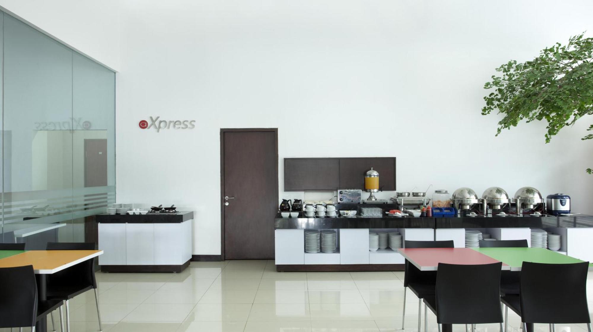 Amaris Hotel Cihampelas Bandung Restaurant photo